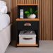 Mesa Cabeceira Cléo Preto/Cinamomo 1 Gaveta Organizadora Puxador Concha Nicho Prateleira Suspensa Decoração Lateral Cama - Lojas RPM