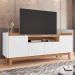 Rack Adria 1.58 Tv 60 Polegadas 4 Portas Detalhes Frisados Pés Retrô Madeira Decoração Sala Estar Branco/Noce - Lojas RPM