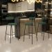 Banqueta Alta Bar Cozinha Sala De Jantar Estrutura Em Aço Milão F01 Suede Verde Musgo - Lyam Decor