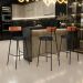 Banqueta Alta Bar Cozinha Sala De Jantar Milão L02 Couríssimo Camel Preto - Lyam Decor
