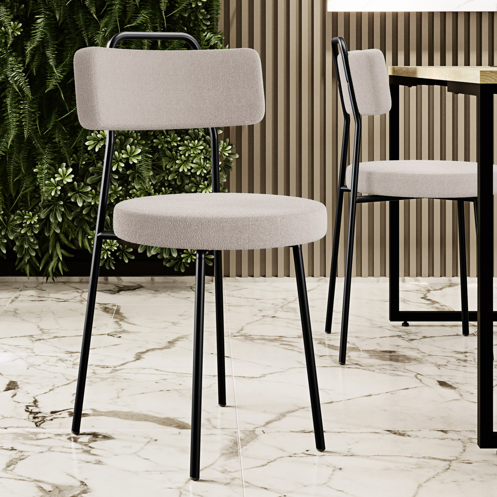 Cadeira Decorativa Estofada Para Sala De Jantar Barcelona L02 Bouclê Creme - Lyam Decor