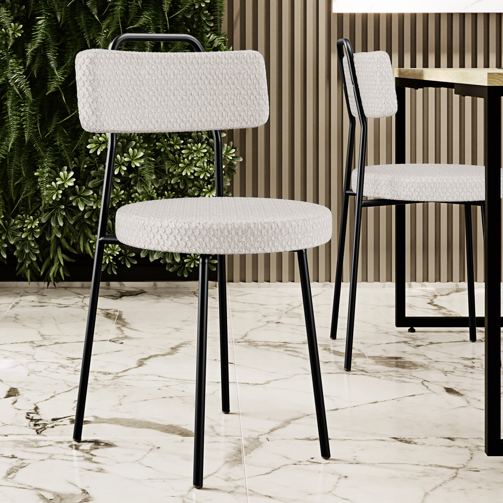Cadeira Decorativa Estofada Para Sala De Jantar Barcelona L02 Bouclê Cru - Lyam Decor