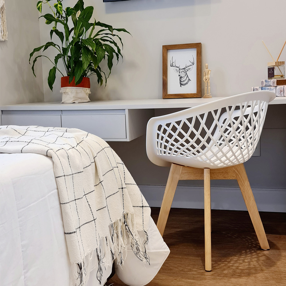 Cadeira Decorativa Para Sala de Jantar Madri Com Base de Madeira E01 Branco - Lyam Decor