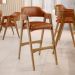 Kit 02 Banquetas Altas Para Cozinha Sala de Jantar Bar Suran L02 Couríssimo Camel - Lyam Decor