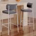 Kit 03 Banquetas Alta Bar Cozinha Sala De Jantar Aço Branco Kaira C01 Linho Cinza Courino Preto - Lyam Decor