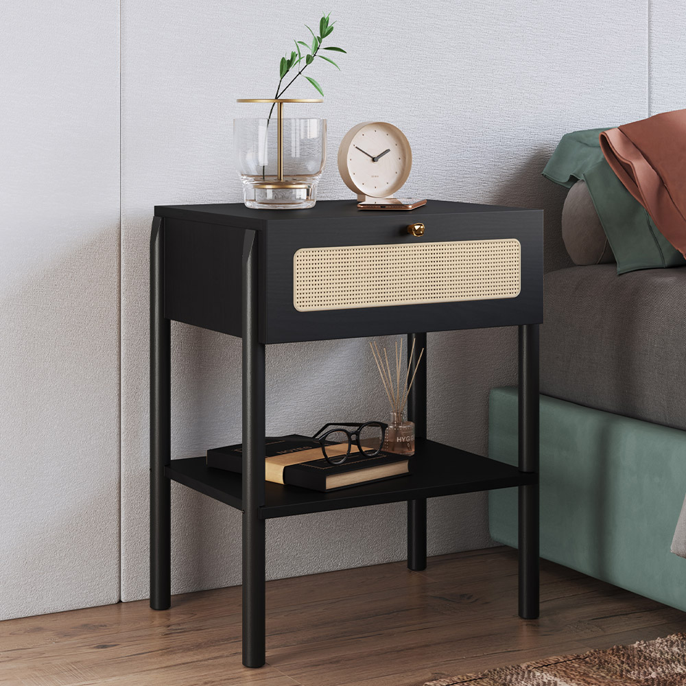 Mesa de Cabeceira 01 Gaveta com Telinha Pés Madeira Moss A03 Nero Preto - Lyam Decor