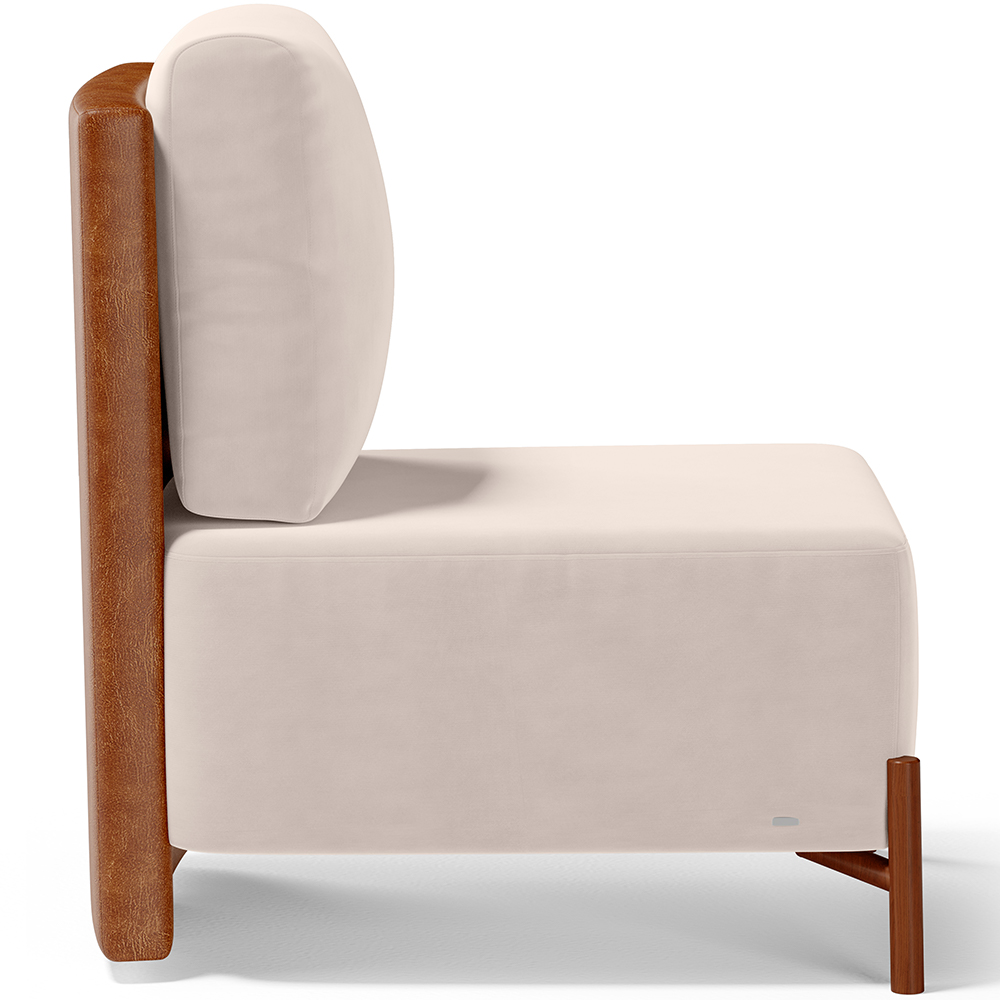 Poltrona Decorativa Sala de Estar Living Pés Madeira Hungria L02 Couríssimo Camel Suede Bege - Lyam