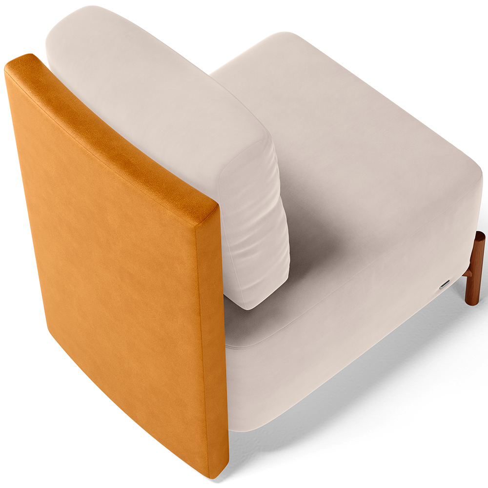 Poltrona Decorativa Sala de Estar Living Pés Madeira Hungria L02 Couríssimo Whisky Suede Bege - Lyam