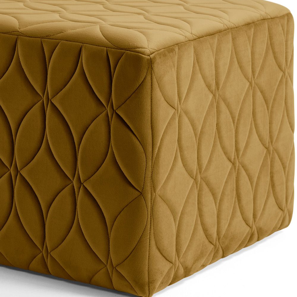 Puff Decorativo Para Sala de Estar Quadra Tressê D02 Veludo C-260 - Lyam Decor