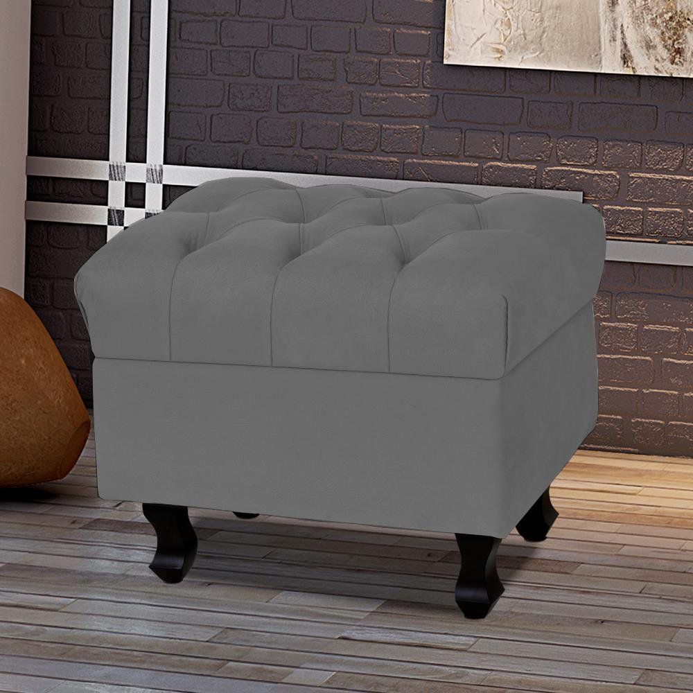 Puff París Luis Xv L02 Capitone Suede Cinza Pés Madeira - Lyam Decor