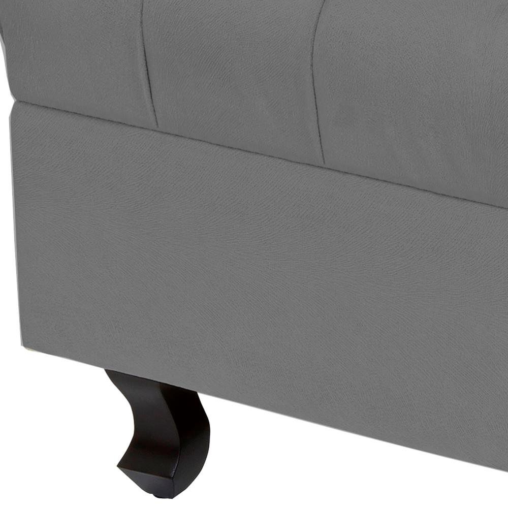 Puff París Luis Xv L02 Capitone Suede Cinza Pés Madeira - Lyam Decor