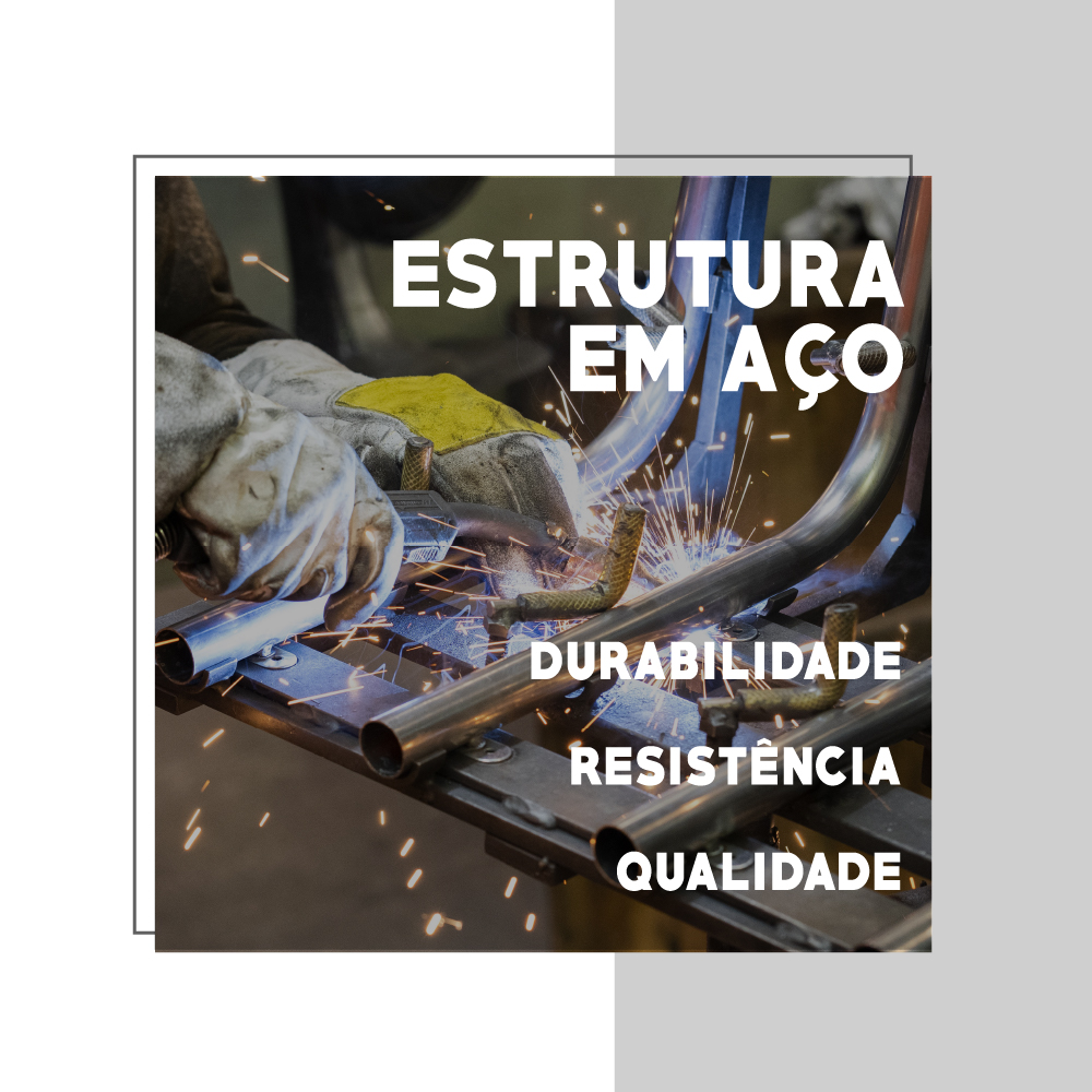 Mesa de Centro com Bandeja Madeirada e Tubos Pretos Carraro