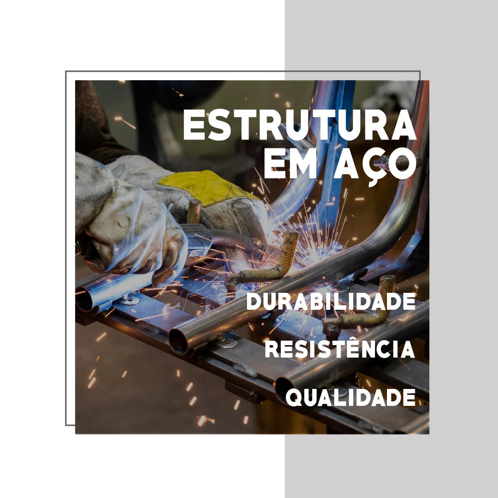 Mesa de Centro com Bandeja Madeirada e Tubos Pretos Carraro