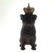 Enfeite Decorativo Cachorro Coroa Bege Resina Preto 28x12cm