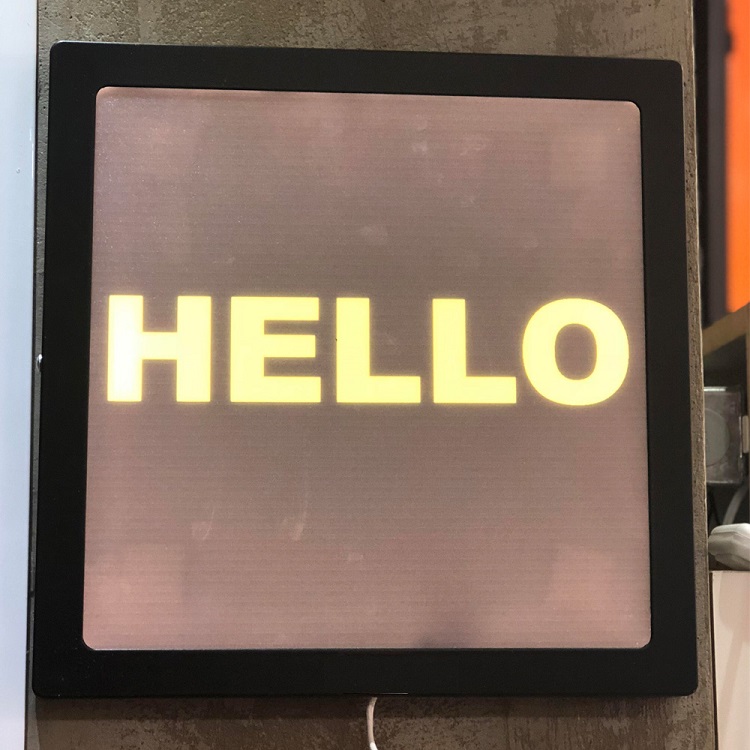 Placa Luminária Decorativa Led Hello Cor Preto Metal 30X30X5