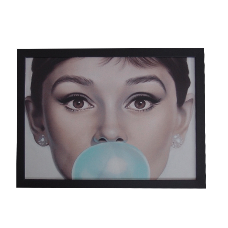 Quadro Decorativo Metal Audrey Chiclete Azul Cor Preto 30x40