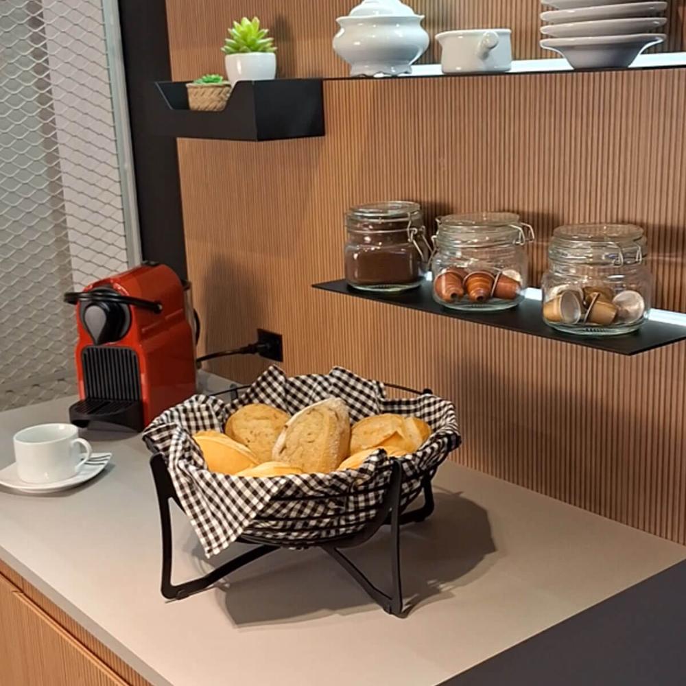 Fruteira de Mesa Preta Aramada Redonda 34,5cm Masutti Hélice Organize Cesta de Frutas Aço Carbono
