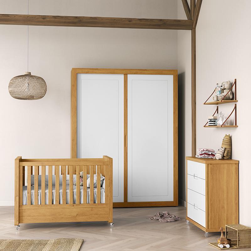 Dormitório Tutto New 2 Portas, Cômoda, Berço Freijó/Branco Soft com Colchão D18 e Prateleiras - Matic Móveis  