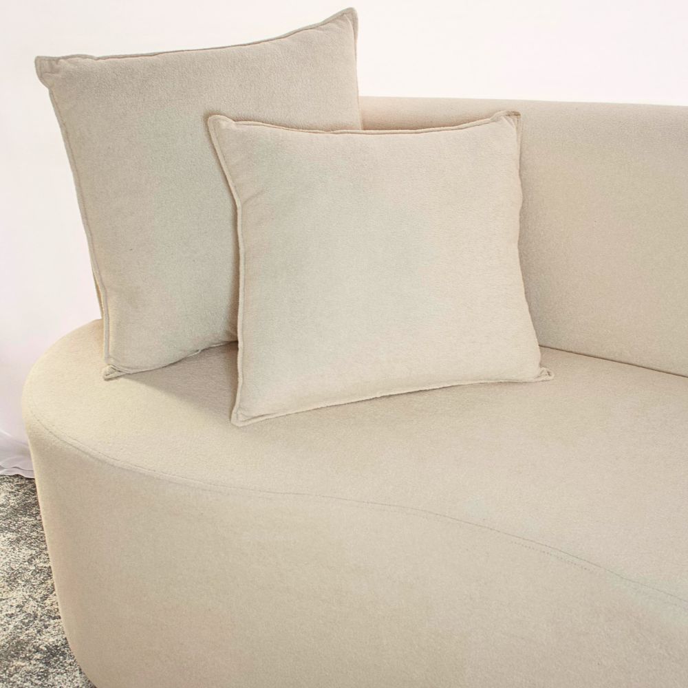 Conjunto Sofá Curvo Orgânico + 2Puffs Nature Gaia Boucle Bege - Montanaris Decor
