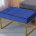 Puff Decorativo Karina Base Gold Veludo Azul Marinho - Montanaris Decor