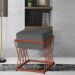 Puff Decorativo Tróia Base Bronze Veludo Cinza  - Montanaris Decor