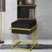 Puff Decorativo Tróia Base Gold Veludo Preto - Montanaris Decor