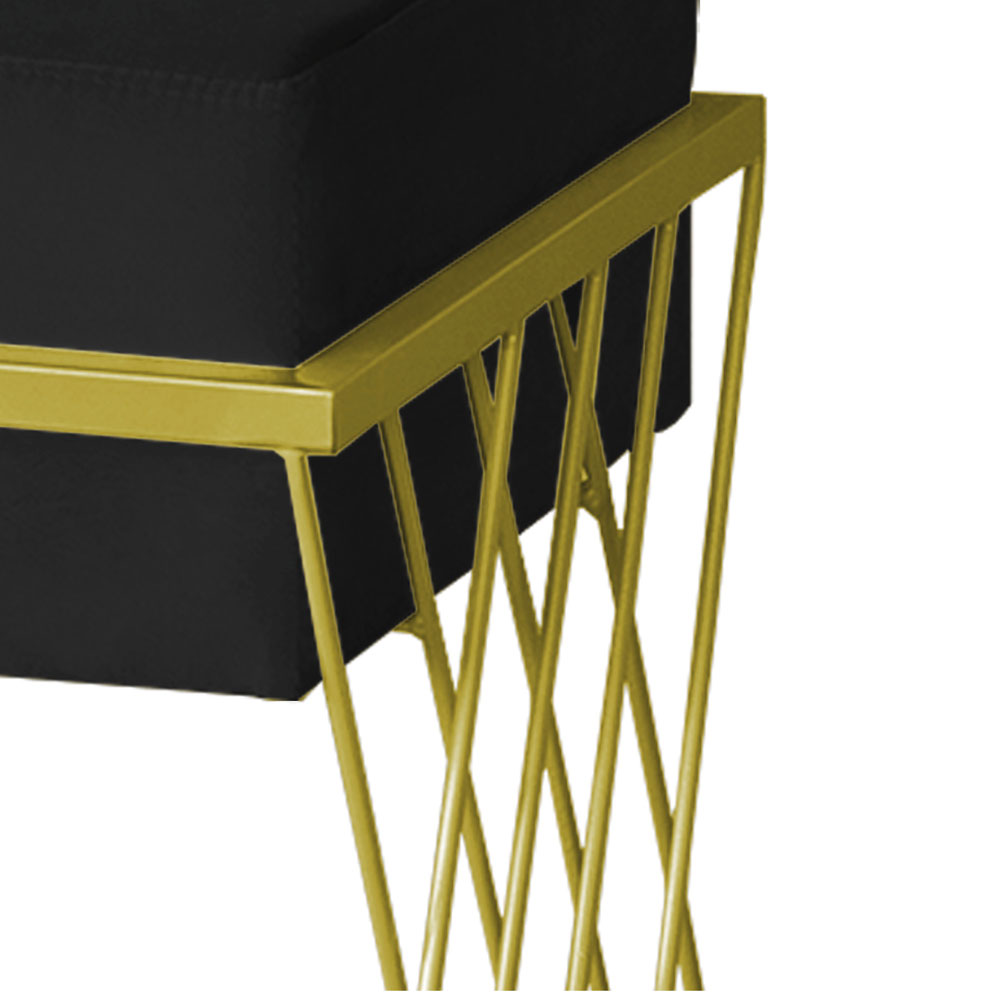 Puff Decorativo Tróia Base Gold Veludo Preto - Montanaris Decor