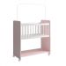 Mini Berço Fixo Compacto Portátil Para Bebê com Rodízio Colchão Suporte Para Mosquiteiro e Prateleira Rosa Branco 