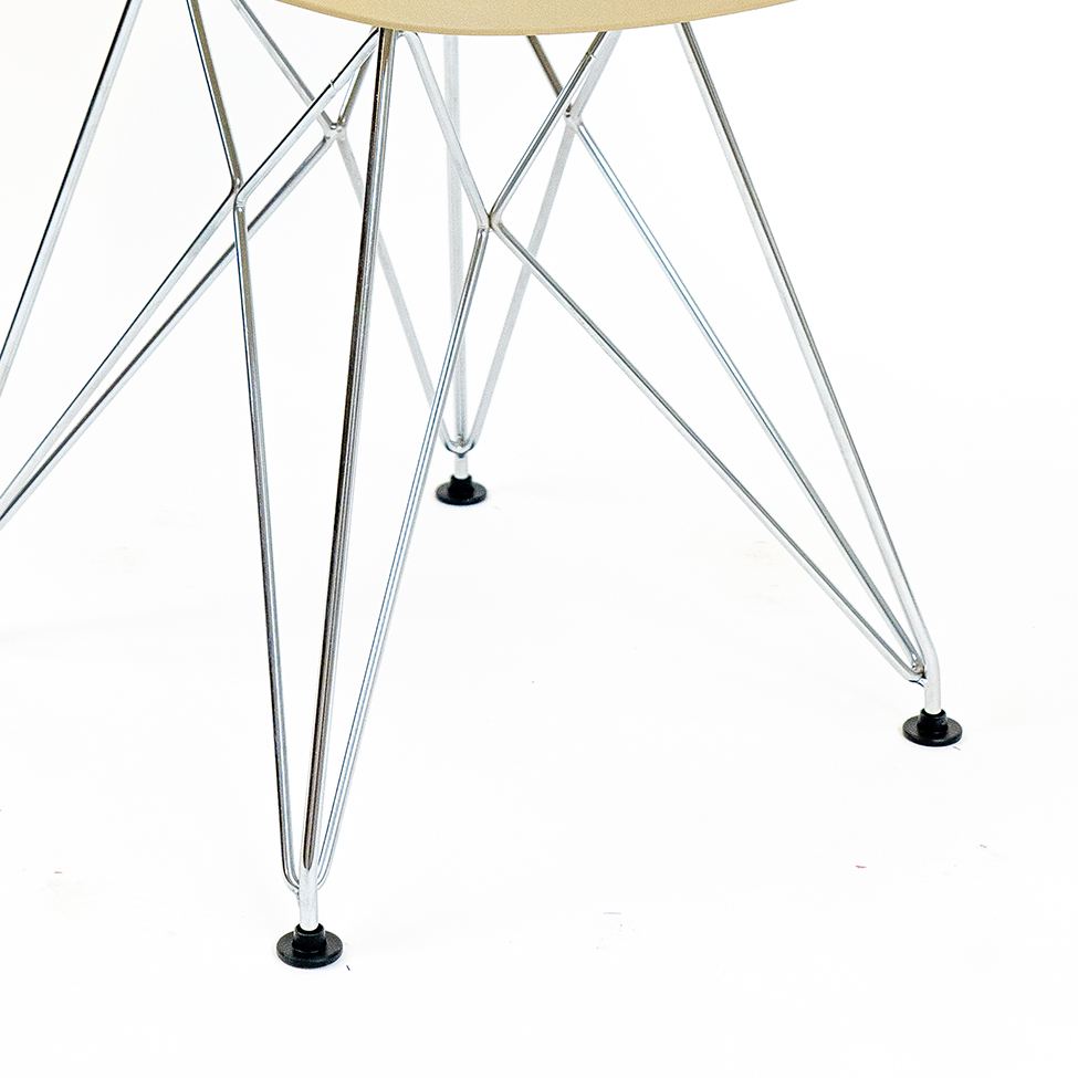 Cadeira de Cozinha Eames Cromada e Fendi