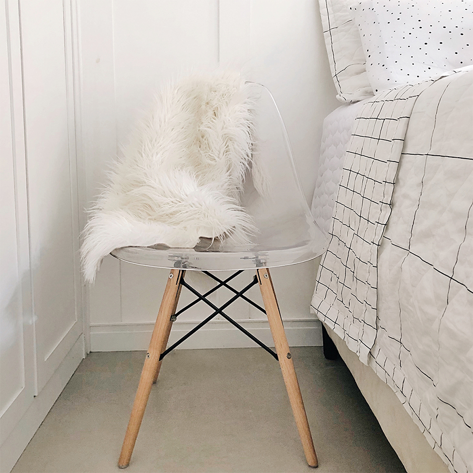 Cadeira de Jantar Charles Eames Cristal