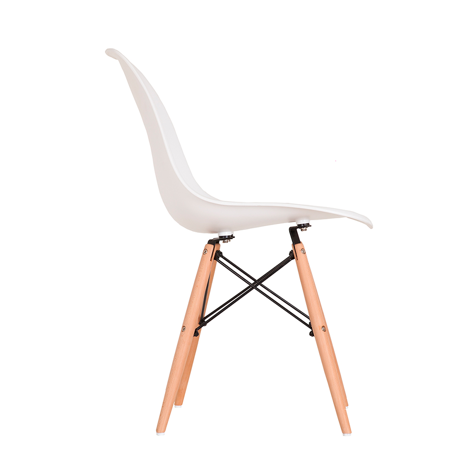 Conjunto com 4 Cadeiras Charles Eames Branco