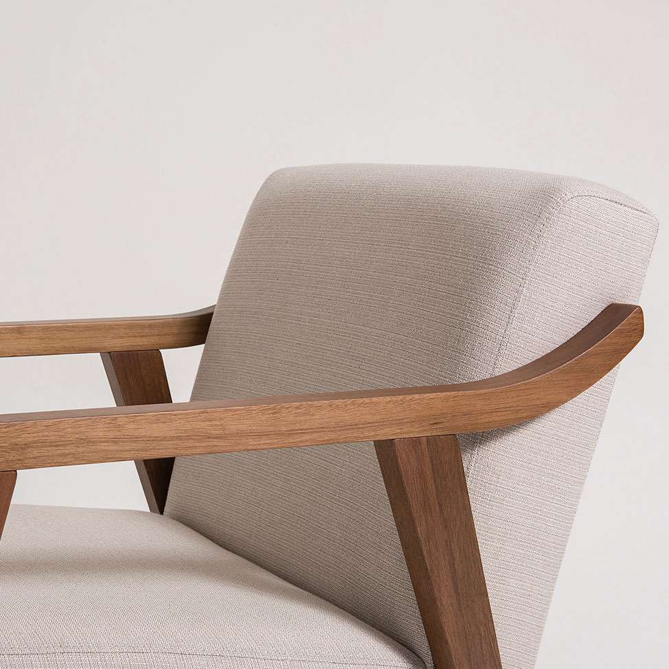 Conjunto com 4 Poltronas Flávia Bege e Nogueira