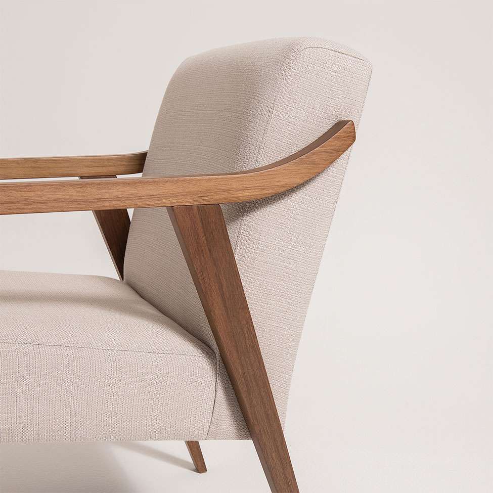 Conjunto com 4 Poltronas Flávia Bege e Nogueira