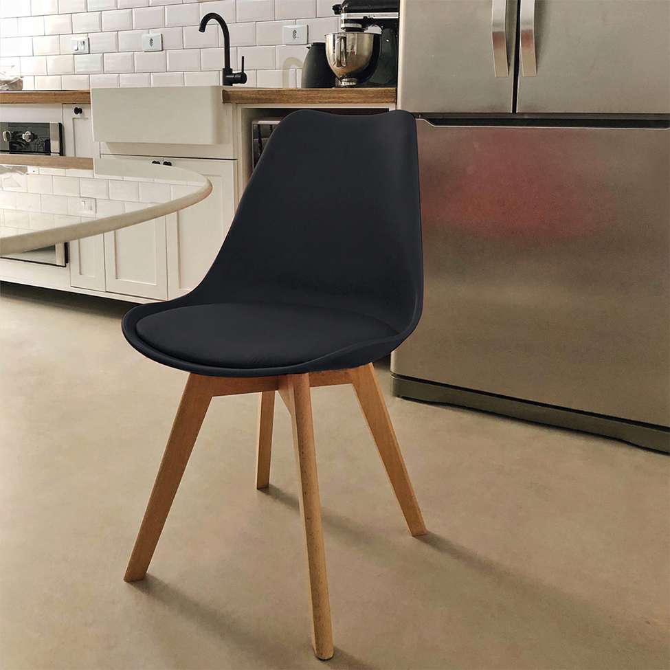 Conjunto com 6 Cadeiras Saarinen Wood Preto