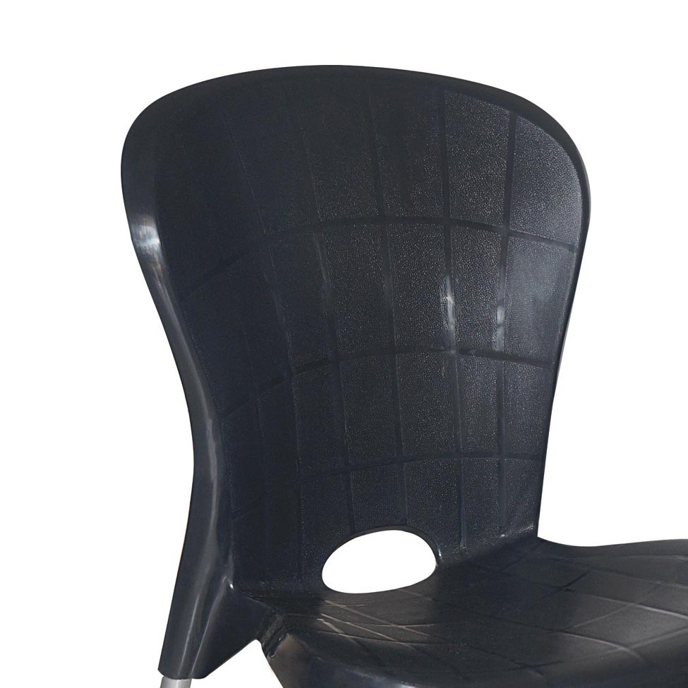 Conjunto com 8 Cadeiras de Plástico Montes Claros Preto