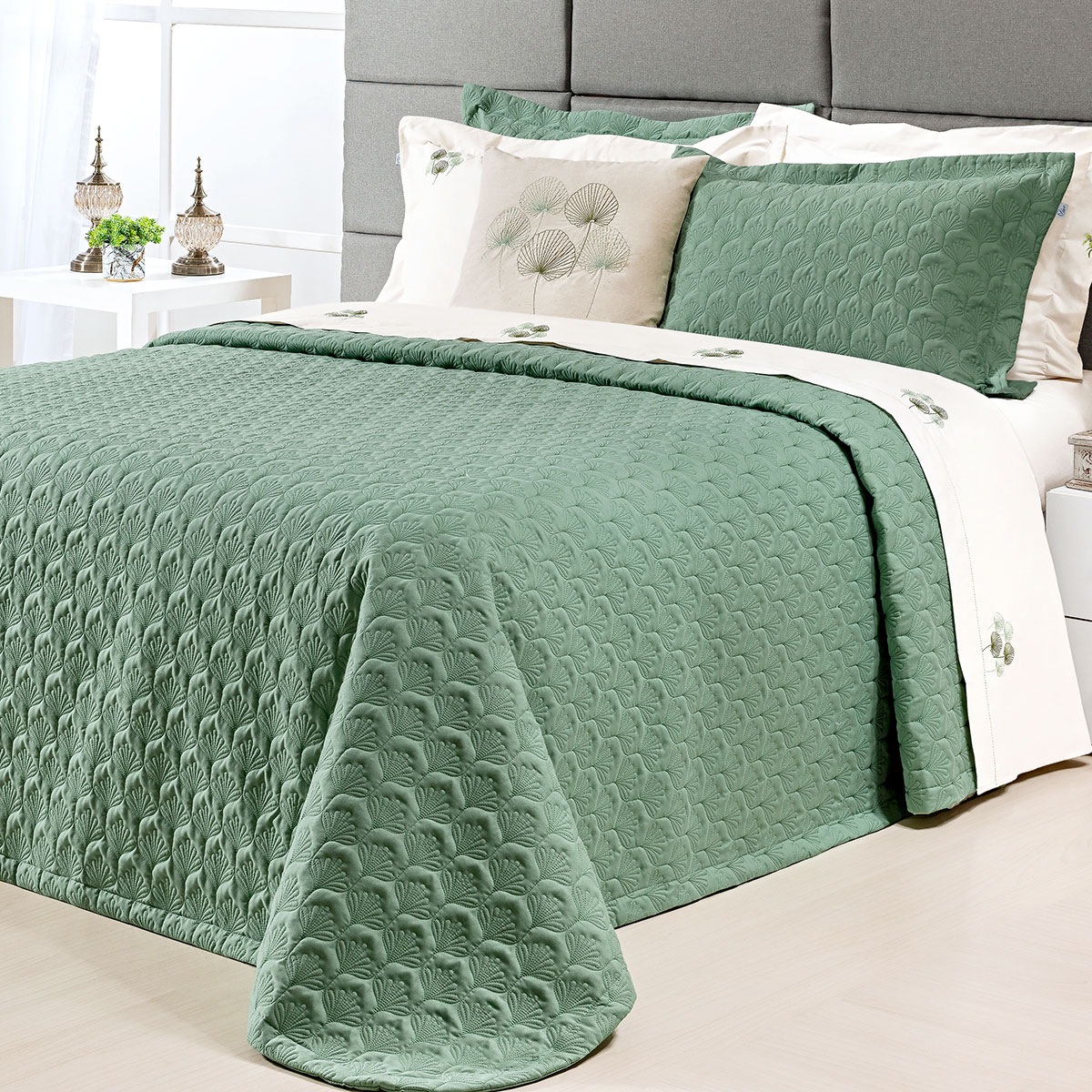 Cobre Leito Clássico King Size Verde Micro Percal Peletizado 200 Fios + Jogo de Cama - 7 Peças