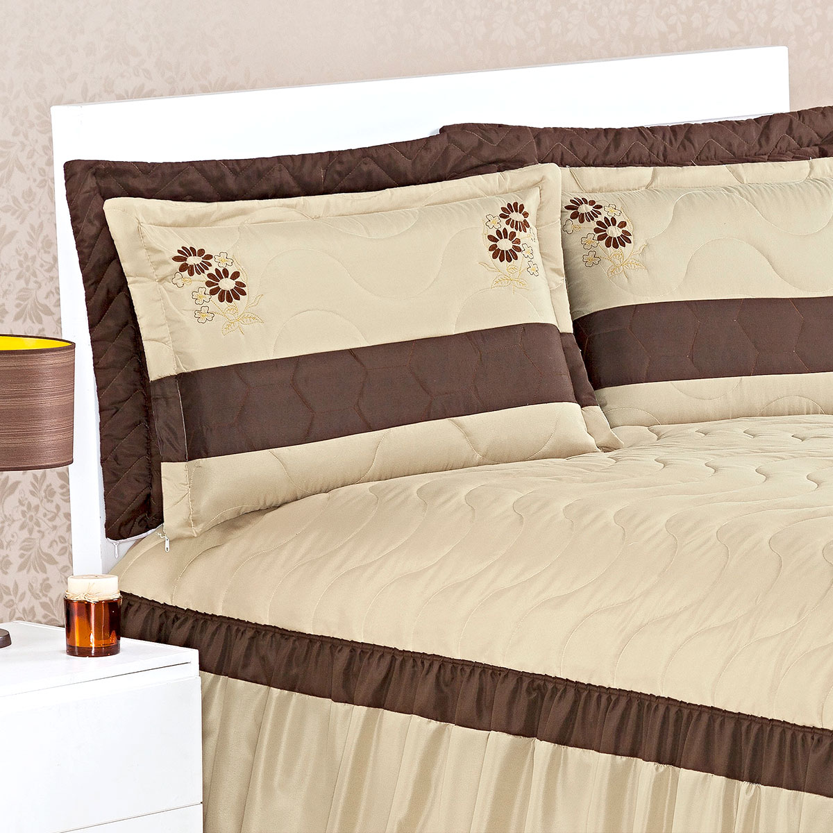 Colcha Cáqui Casal 3 Peças 2,60m x 2,40m com Laço Decorativo