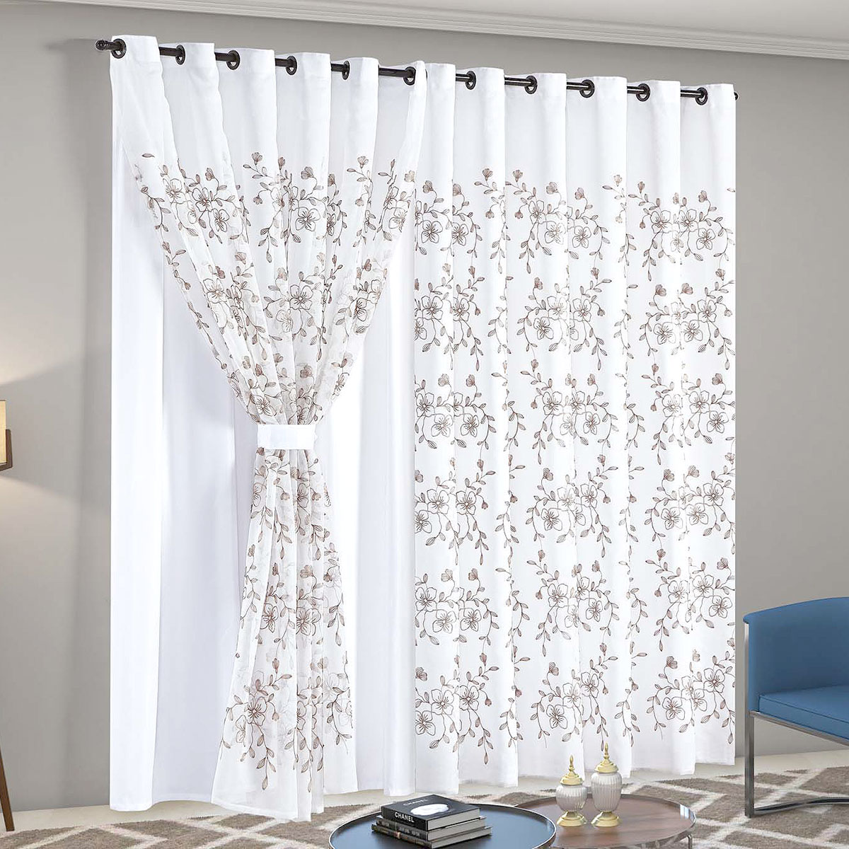 Cortina para Sala de Voil com Forro 4,00m x 2,50m Loren Bordada com detalhes Avelã ideal para Varão de 3 metros simples