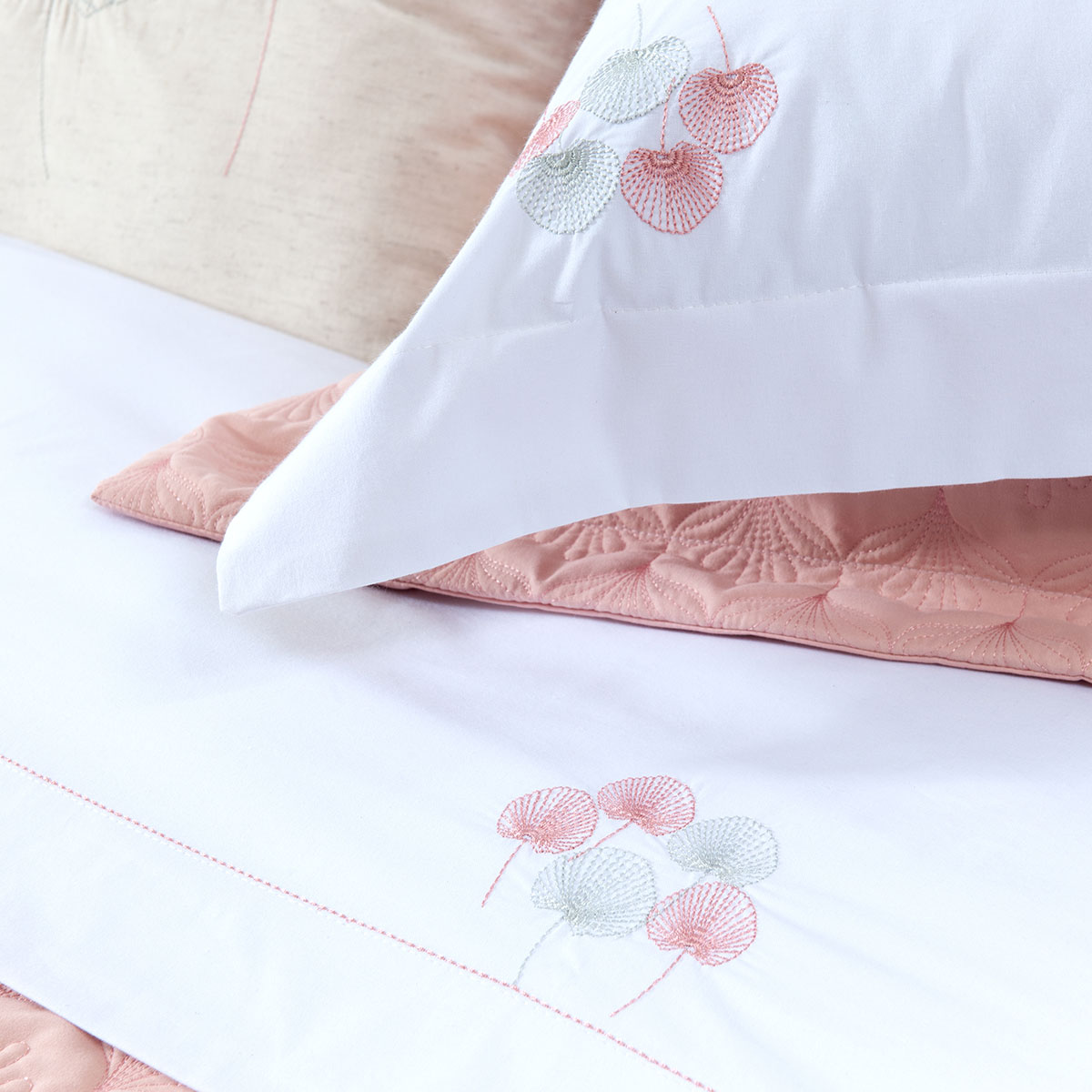 Jogo Cama Natureza Casal Padrão Branco / Rosa Micro Percal Peletizado 200 Fios 4 Peças
