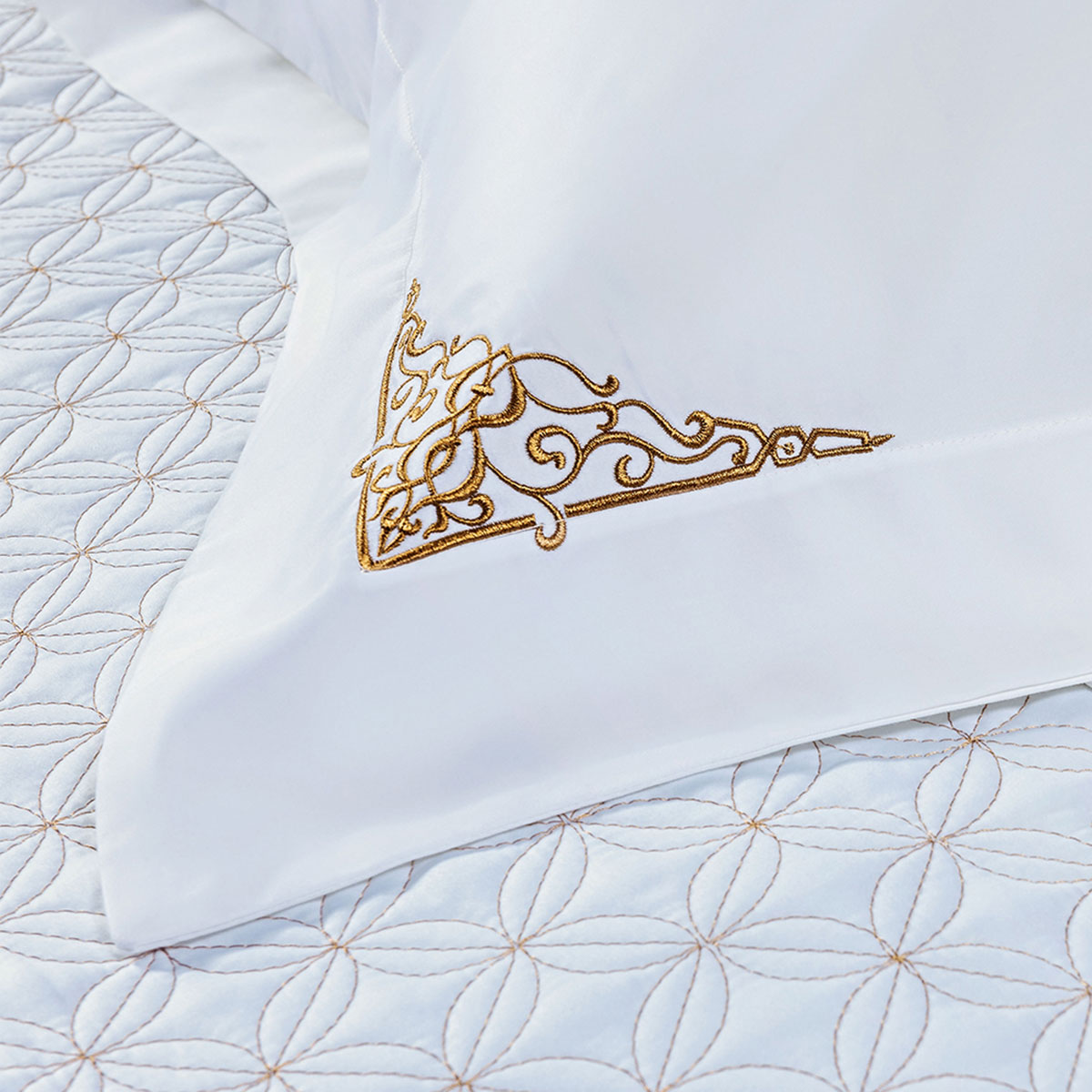 Jogo de Cama Premium Queen Size Branco / Dourado 400 Fios Egípcio 100% Algodão 4 Peças