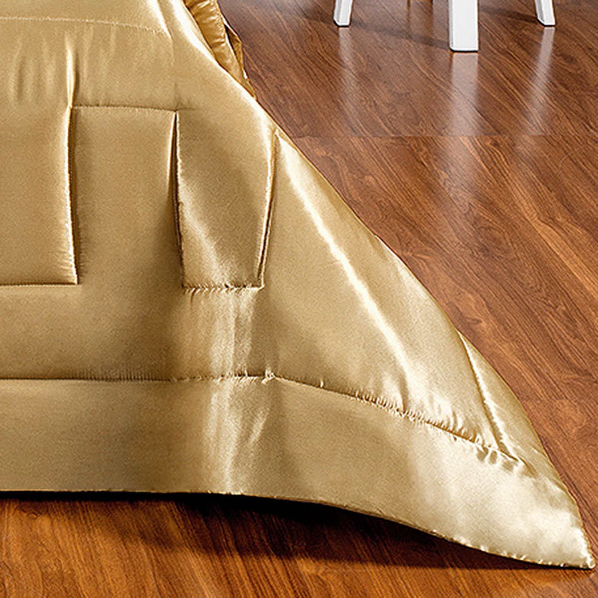 Kit Edredom Casal Padrão Cetim Dourado Estampado 7 Peças 2,40m x 2,60m