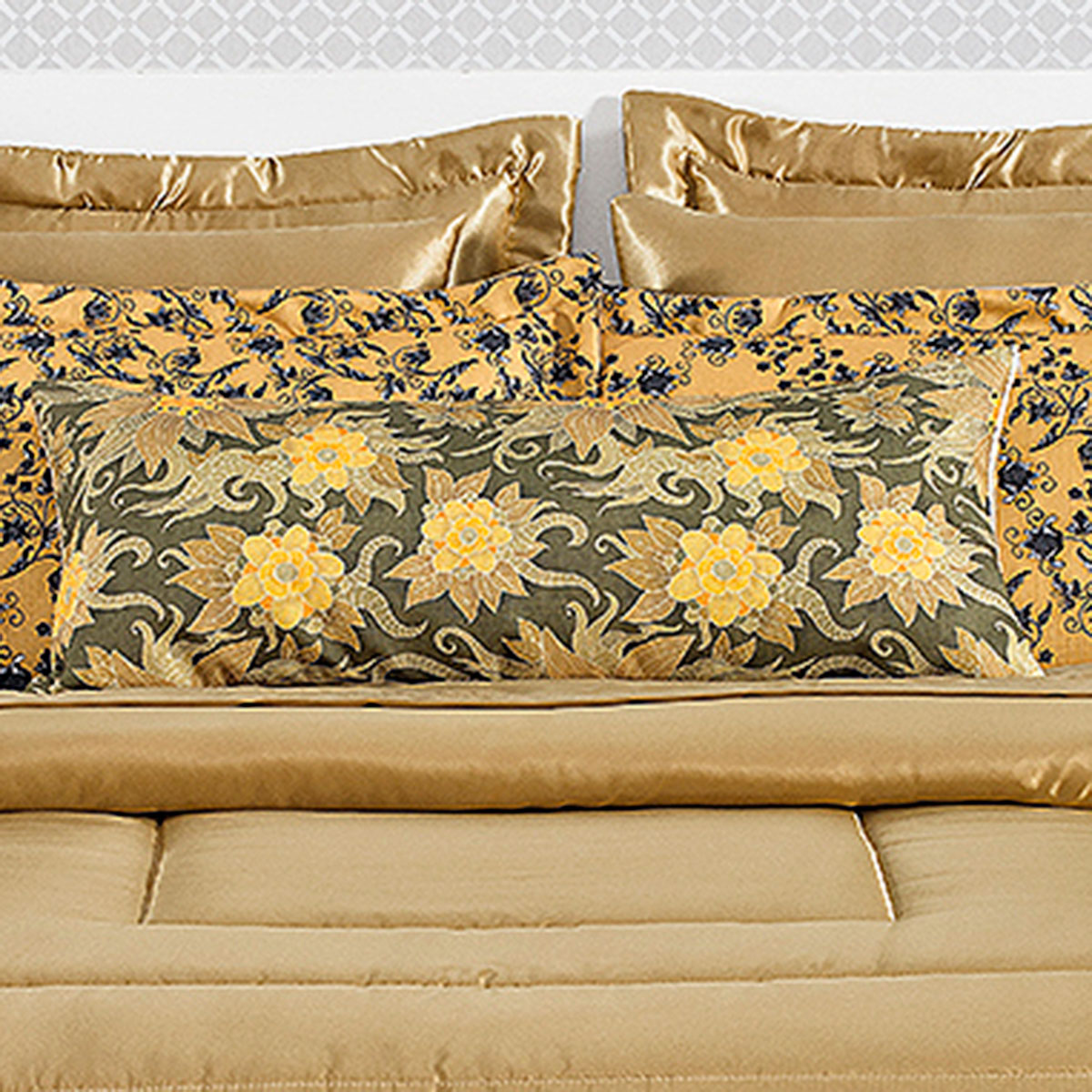 Kit Edredom Casal Padrão Cetim Dourado Estampado 7 Peças 2,40m x 2,60m