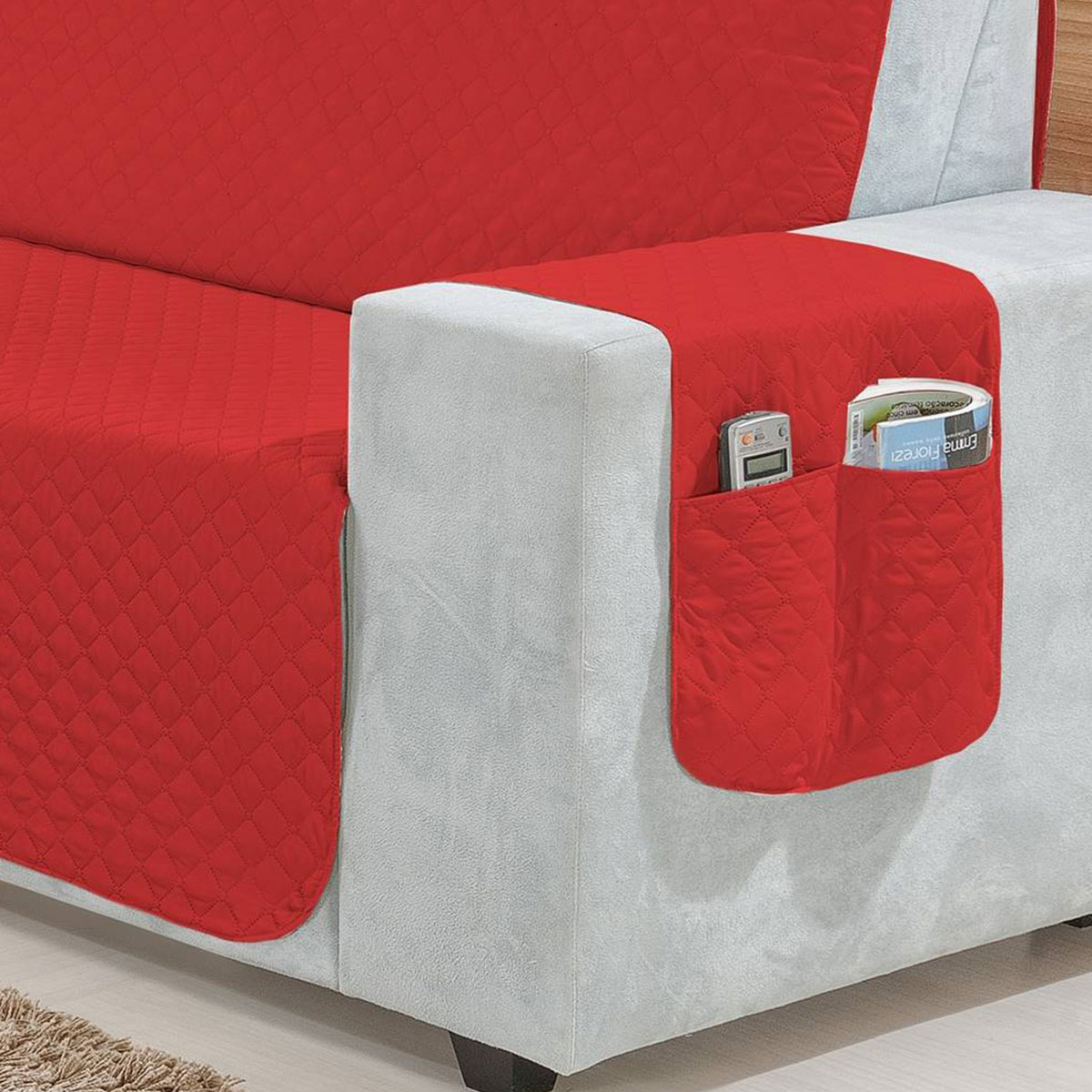 Protetor de Sofá Vermelho 3 Lugares Clássico Liso Matelado com Porta Objetos