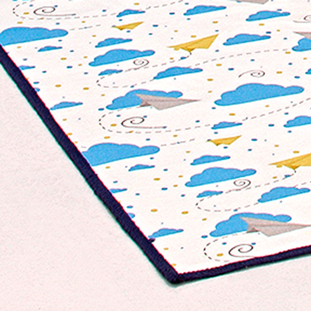 Tapete Infantil que Brinca no Escuro Menino Azul Nuvem Antiderrapante 1,4m x 1m