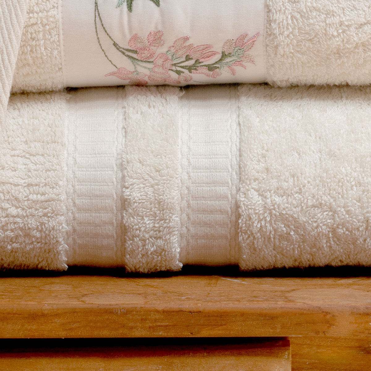Toalha Banho Kim Palha / Rosa Felpa 100% Algodão 05 Peças 5 Peças Bordado