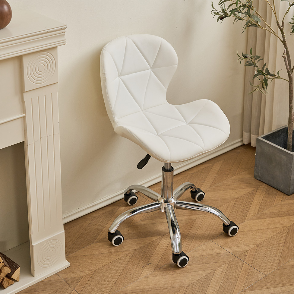 Cadeira de Escritório Liore Office Revestimento Sintético Branca