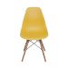 Conjunto com 2 Cadeiras DKR Eames Açafrão e Madeira