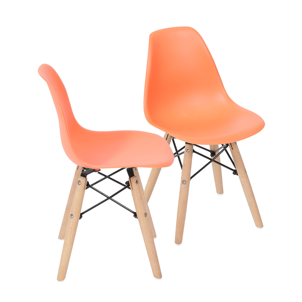 Conjunto com 2 Cadeiras Infantis DKR Eames Laranja e Madeira