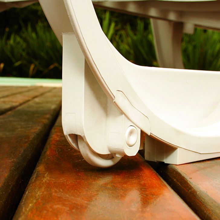 Conjunto com 2 Espreguiçadeiras Basic com Rodas Branco