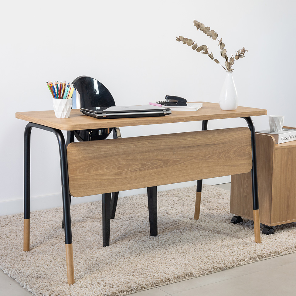 Escrivaninha Flexus Hanover e Preta 136 cm